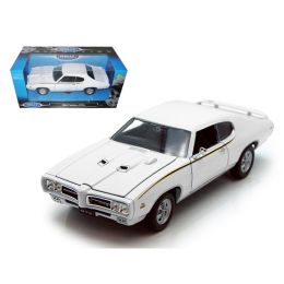 1969 Pontiac GTO Judge White 1/24 Diecast Car by Welly