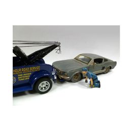 Tow Truck Driver/Operator Scott Figure For 1:24 Scale Diecast Car Models by American Diorama