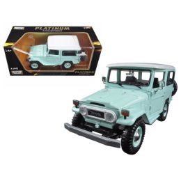 Toyota FJ40 Light Green 1/24 Diecast Model Car by Motormax