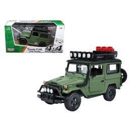 Toyota FJ40 Land Cruiser Matt Green \4x4 Overlanders\ Series 1/24 Diecast Model Car by Motormax