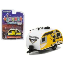 2016 Winnebago Winnie Drop 1710 Trailer 1/64 Diecast Model Car by Greenlight