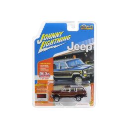 1981 Jeep Wagoneer Vintage Red Poly \Classic Gold\ 1/64 Diecast Model Car by Johnny Lightning