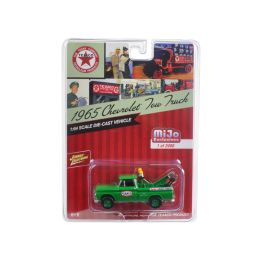 1965 Chevrolet Tow Truck \Texaco\ Green 1/64 Diecast Model Car by Johnny Lightning