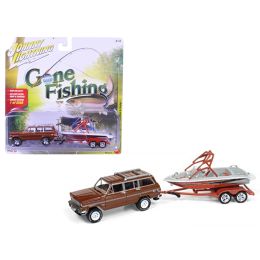 1981 Jeep Wagoneer Copper Brown with Boat & Trailer \Gone Fishing\ Limited to 2508pc 1/64 Diecast Model Car by Johnny Lightning