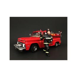 Firefighter with Axe Figurine / Figure For 1:24 Models by American Diorama