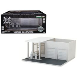 Mechanic\s Corner Vintage Gas Station Plain White Hobby Exclusive 1/64 by Greenlight