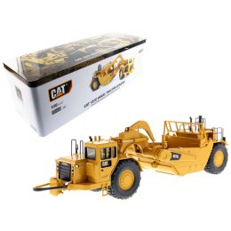 CAT Caterpillar 657 G Wheel Tractor Scraper with Operator High Line Series 1/50 Diecast Model by Diecast Masters