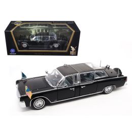1961 Lincoln X-100 Limousine Quick Fix with Flags 1/24 Diecast Model Car by Road Signature