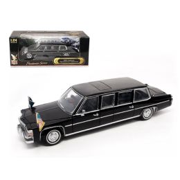 1983 Cadillac Fleetwood Presidential Limousine With Flags 1/24 Diecast Car Model by Road Signature